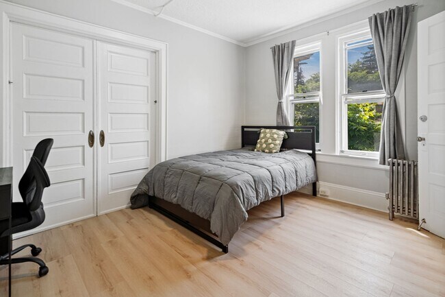 Foto del edificio - 202 Stewart Ave