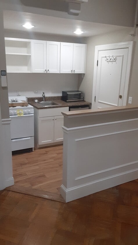 Building Photo - 81 Saint Botolph St