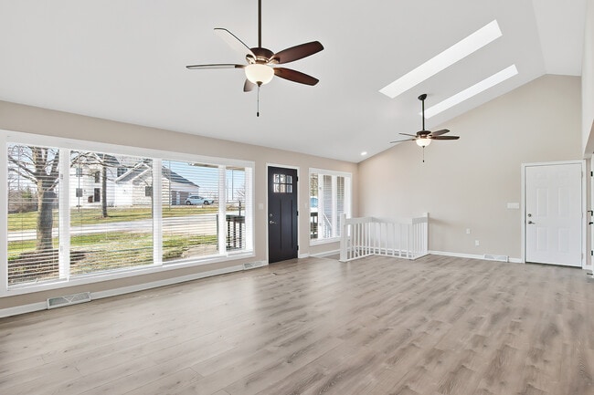 Foto del edificio - 6582 Lakeside Rd