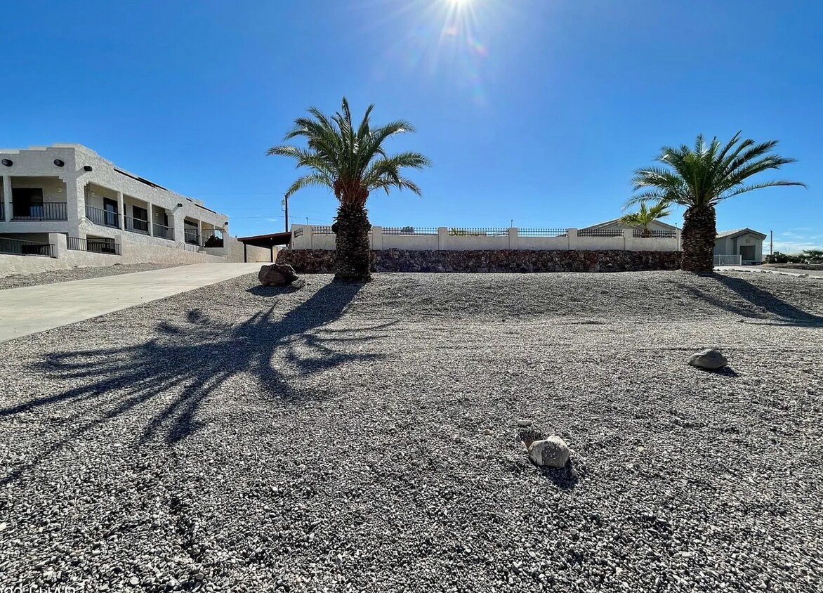 Primary Photo - Furnished short term pool home - Available...