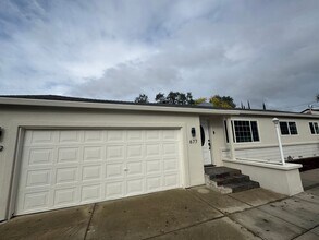 Building Photo - 677 Whyte Ave