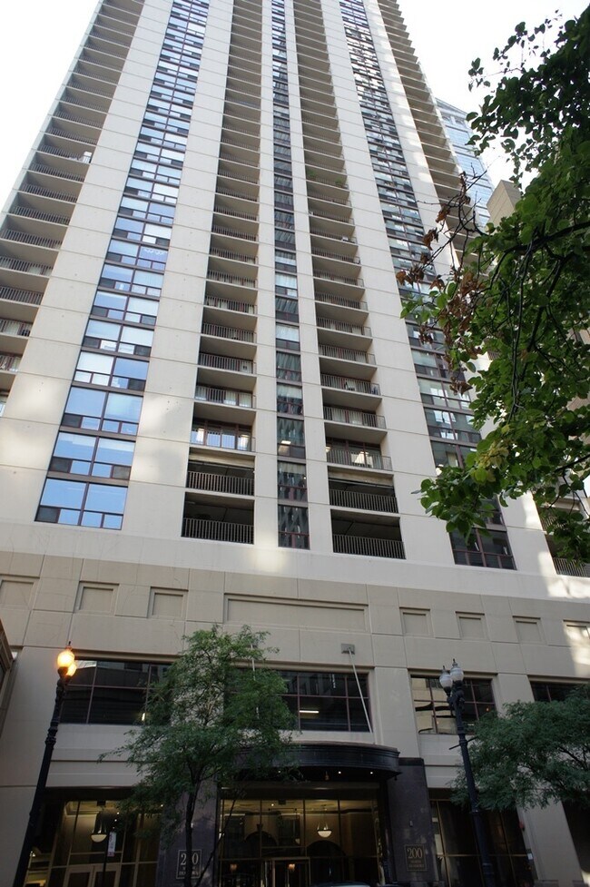 Building Photo - 200 N Dearborn St