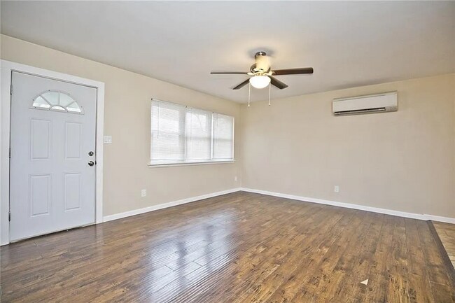Foto del edificio - 2106 Dogwood Pl