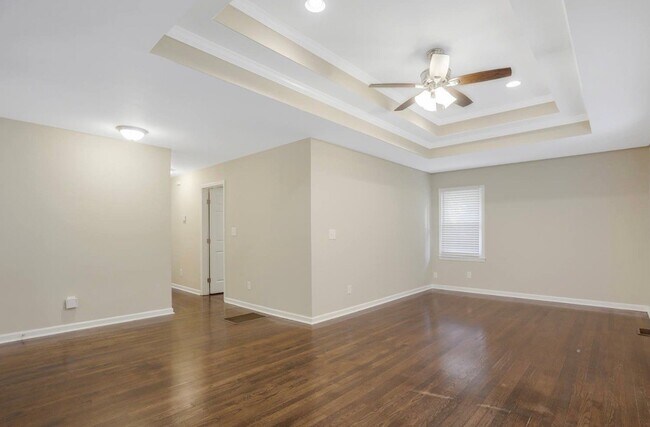 Foto del edificio - 2740 Bonnybrook Dr SW