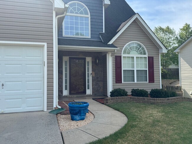 Foto del edificio - Four Bedroom Home in Curtis Pond
