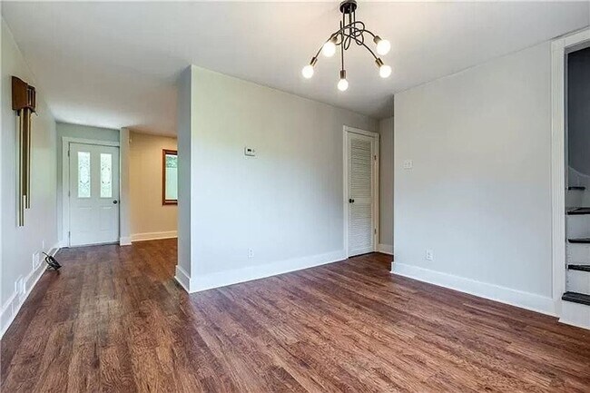 Foto del edificio - Upper Lawrenceville - 2 Bedrooms 1.5 baths.  AVAILABLE AUGUST 2026
