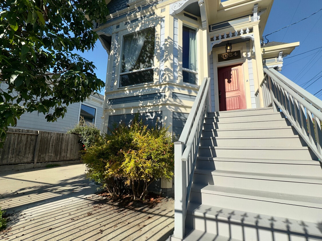 Primary Photo - 1054 24th St