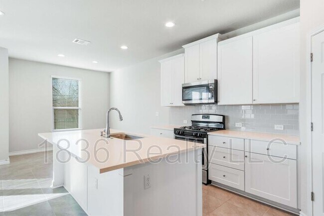 Foto del edificio - 5306 Golden Canary Ln