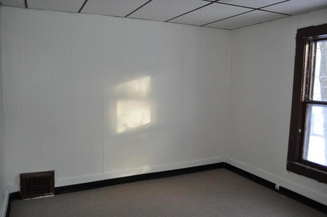 Building Photo - 539 Marquette Ave