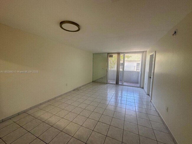 Building Photo - 10090 NW 80th Ct