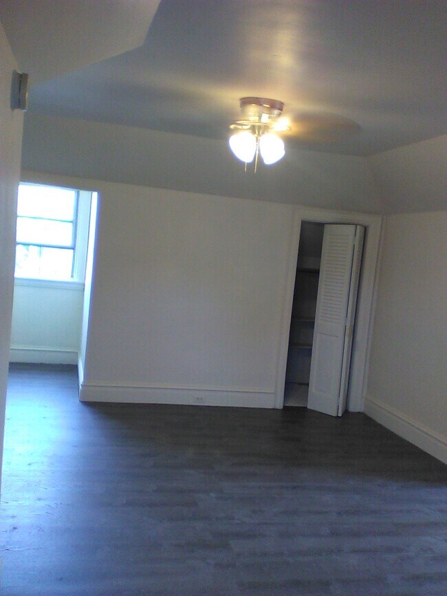 bedroom - 2132 N 3rd St