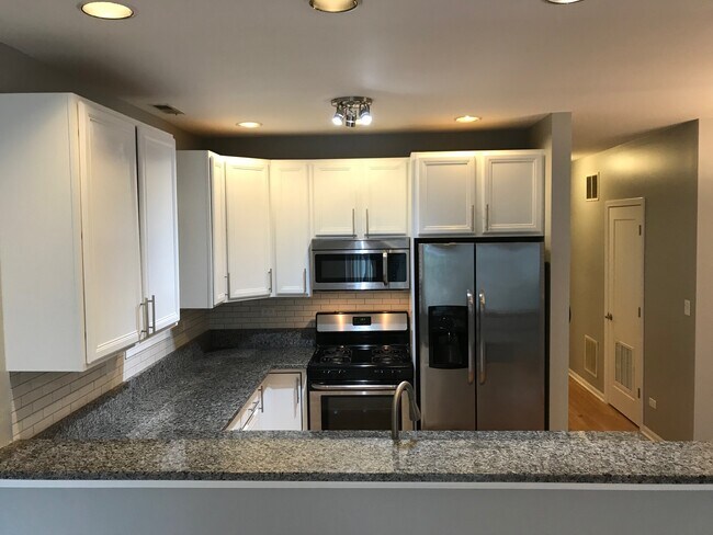 Cocina 2 - 724 N Willard Ct