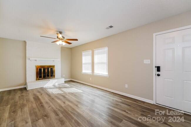 Building Photo - 6205 Rockwell Dr