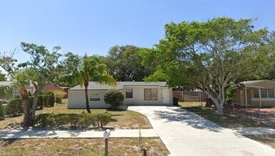 Building Photo - 426 SW 14th Ave