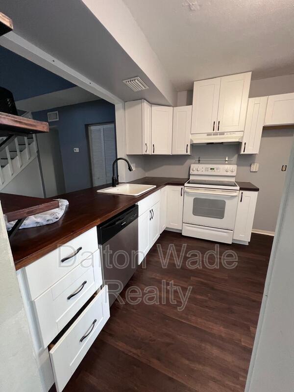 Foto del edificio - 2095 Sunset Point Rd