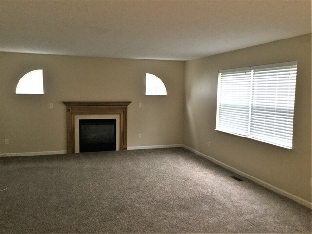 Foto del edificio - 5910 Hidden Oaks Court