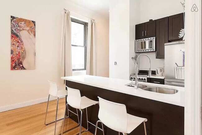 Foto del edificio - 231 E 14th St