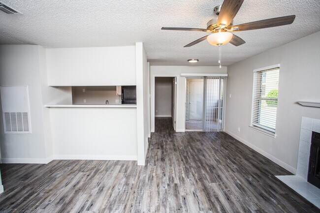 Building Photo - Saddlewood Apartments