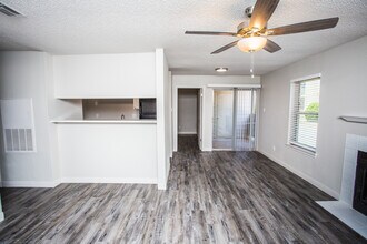 Building Photo - Saddlewood Apartments