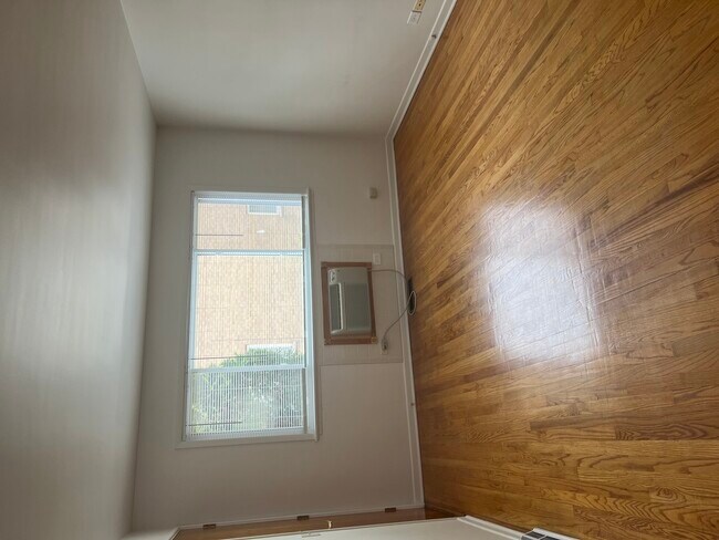 Building Photo - 517 Prairie Ave