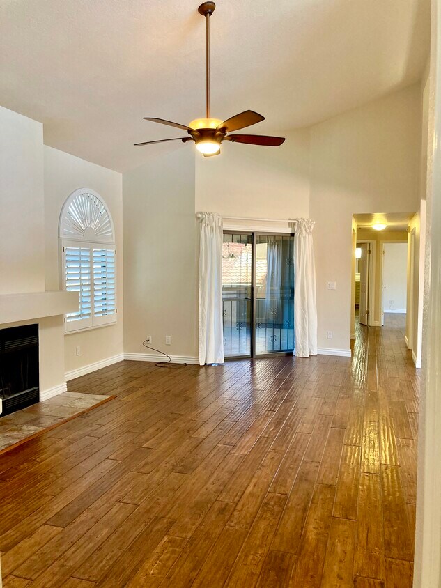 5640 E Bell Rd, Scottsdale, AZ 85254 Townhome Rentals in Scottsdale AZ