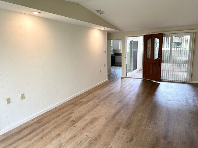 Foto del edificio - Condo in the Beautiful Laguna Woods Senior...