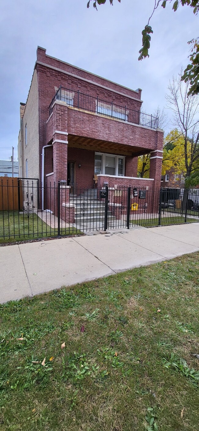 Building Photo - 4725 S Western Blvd
