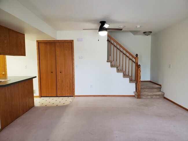 Foto del edificio - Meadowbrook Townhomes