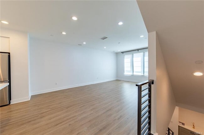 Building Photo - 10736 Bloomfield St