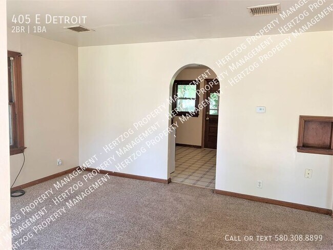 Foto del edificio - 2 Bed 1 Bath with attached garage and All ...