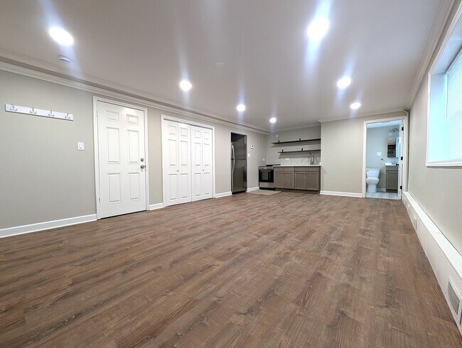 Foto del edificio - 300 S Austin Blvd