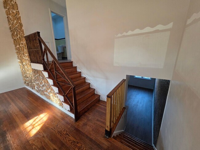 Foto del edificio - 1321 E 23rd St