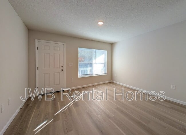 Foto del edificio - 7948 Harding Ave