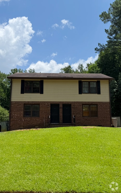 Building Photo - 1405 Harth Dr