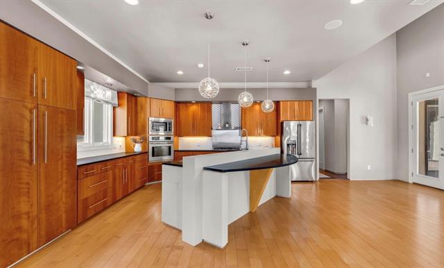 Building Photo - 1401 Long and Winding Rd