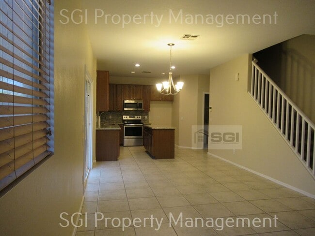 Building Photo - 4 BEDROOM NORTH PHOENIX HOME!