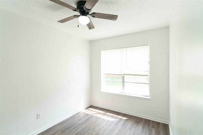 Foto del edificio - 2 br, 1.5 bath Townhome - 3806 Charolais D...