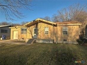 Building Photo - 910 Hill St