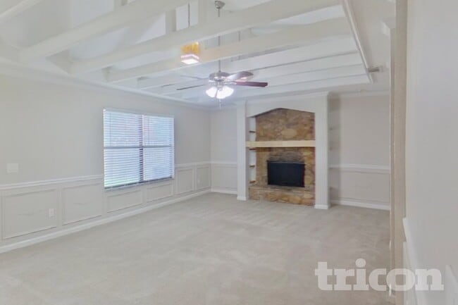 Building Photo - 4324 Queensway Dr