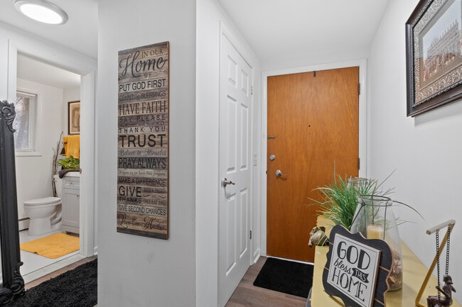 Building Photo - 1 Stonewood Park