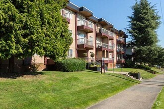 Building Photo - The Terraces on Tenth