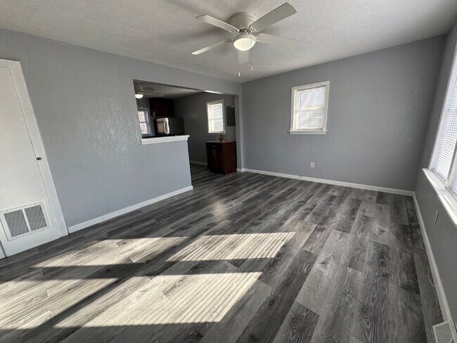 Foto del edificio - North End Ranch That Feels Like a Winner!