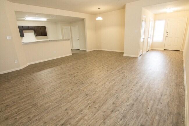 Building Photo - Oakwood Forest - 2128 Eastwood Court, Brya...