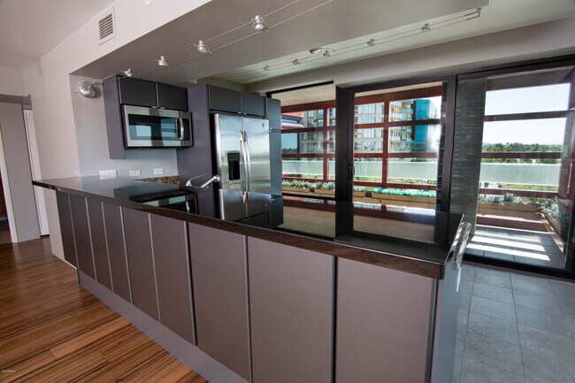 Foto del edificio - 4808 N 24th St