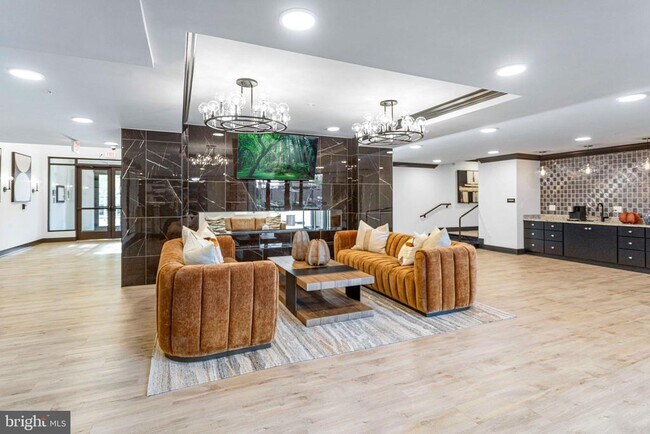 Foto del edificio - 701 N Henry St