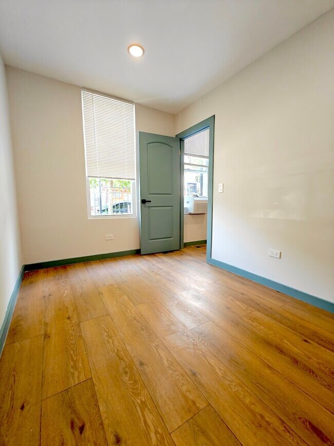 Foto del edificio - 1833 W 21st St