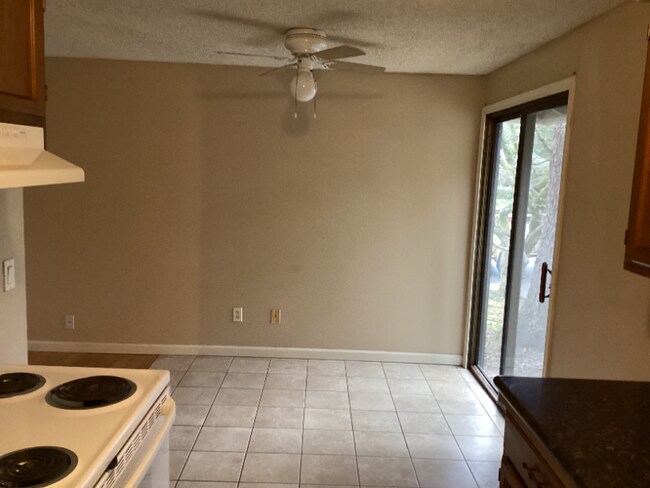 Foto del edificio - 3515 NE View Ave