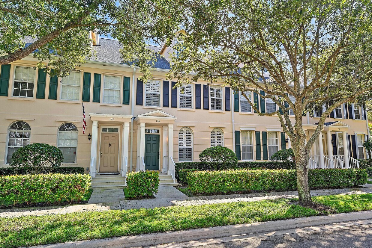 Primary Photo - 196 Poinciana Dr