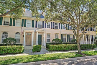 Building Photo - 196 Poinciana Dr