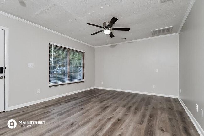 Building Photo - 1143 OAKHILL, SEFFNER, FL 33584